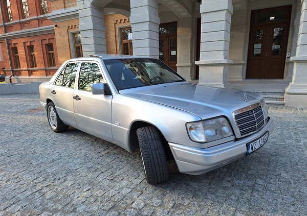 Mercedes-Benz Klasa E cena 22900 przebieg: 269000, rok produkcji 1994 z Łomianki małe 154